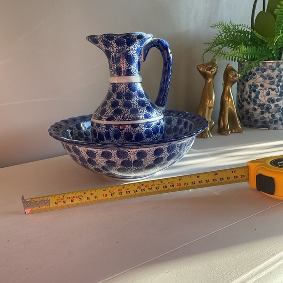Blue & White Ceramic Pitcher Bowl Set rare similar to 1800’s - Picture 2 of 3